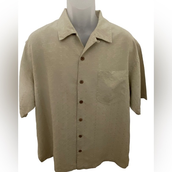 TOMMY BAHAMA 100% Silk Tan Patterned Aloha Hawaiian Shirt Men L Large - Picture 1 of 6